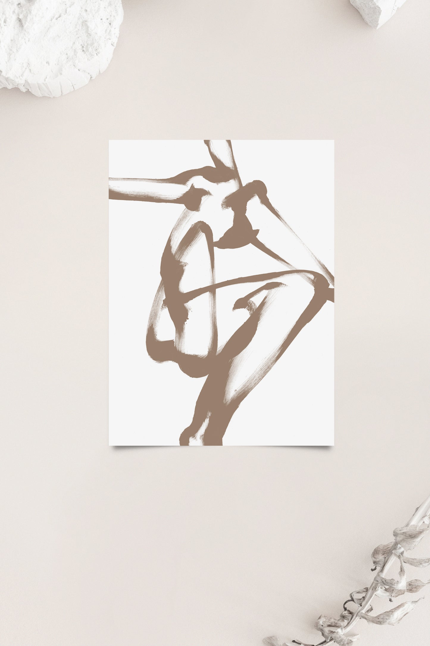 The feminine form no. 1 beige